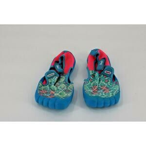 Newtz Girls' Water Shoe hook & loop strap with zig-zag Pattern  size 7.5 